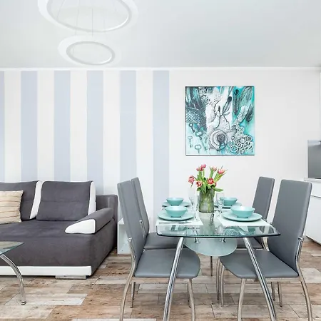 Seaside With A Swimming Pool And Sauna Close To The In By Renters * Kołobrzeg